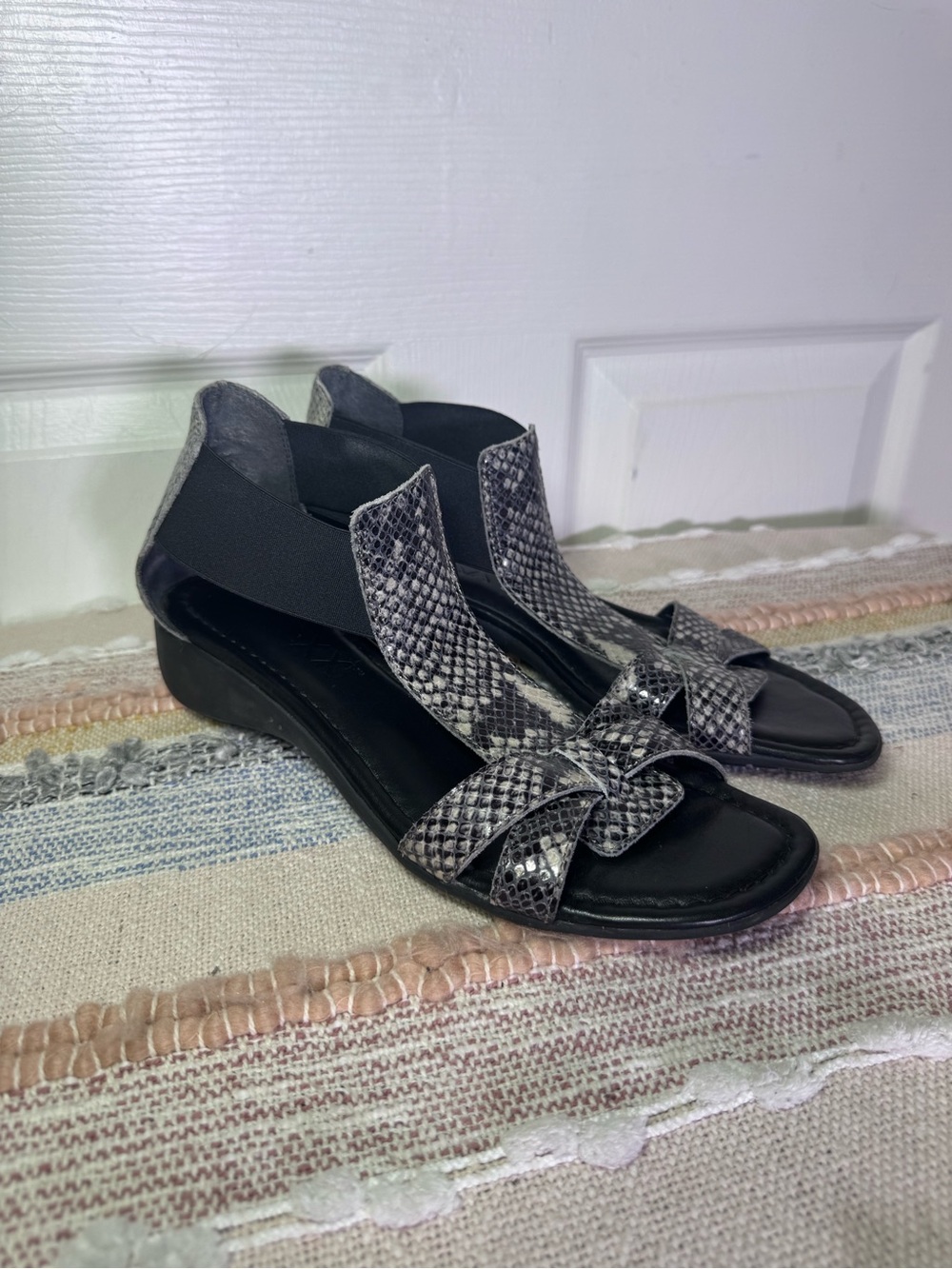 THE FLEXX Black Snake-Print Elastic Back Sandals